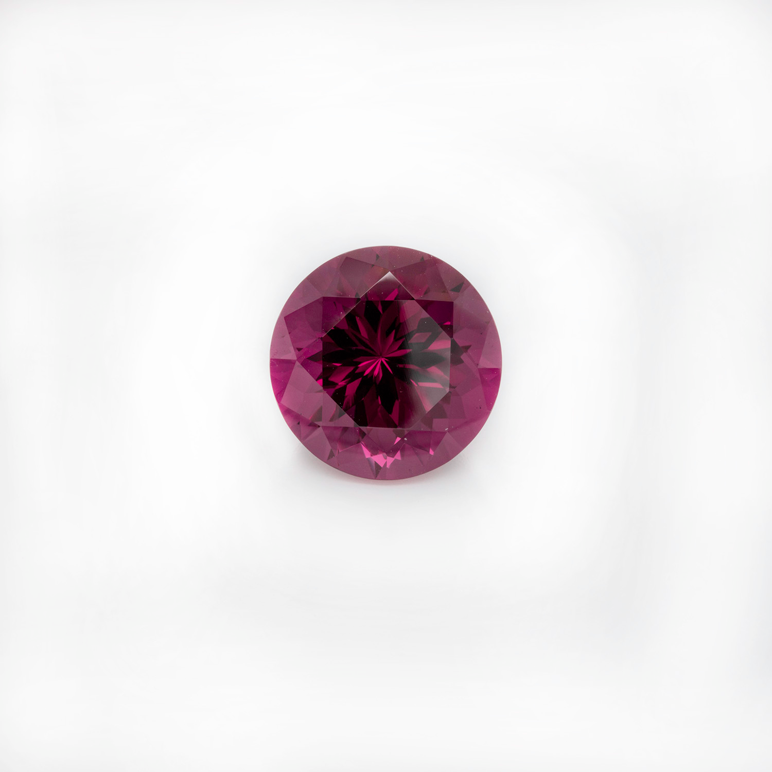 RARE !! RHODOLITE ROUGE POURPRE D'AFRIQUE : 1,09 CARAT RARE !! RHODOLITE ROUGE POURPRE D'AFRIQUE : 1,09 CARAT