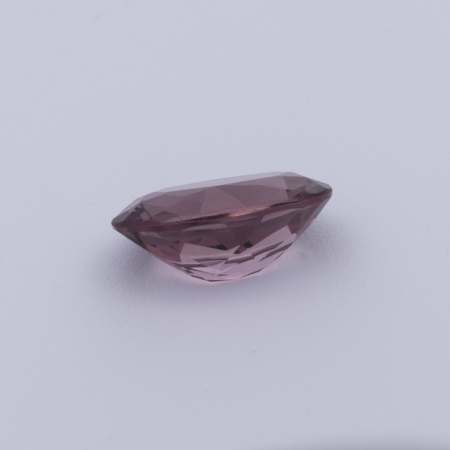 Spinell - lila, oval, 7x5 mm, 0.81 cts, Nr. SP90087