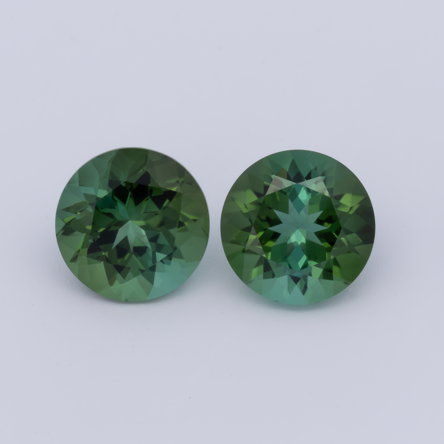 Turmalin Paar - grün, rund, 8x8 mm, 3.88 cts, Nr. TR991138