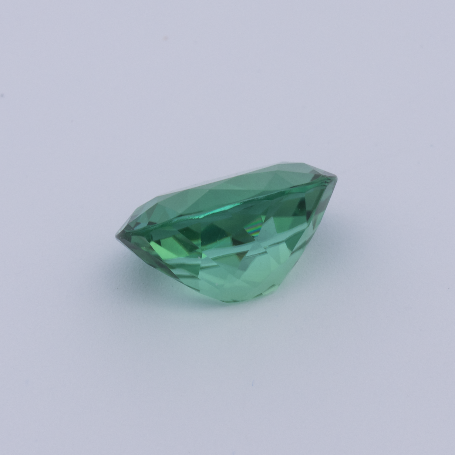 Turmalin - grün, oval, 10x8 mm, 2.65 cts, Nr. TR991141