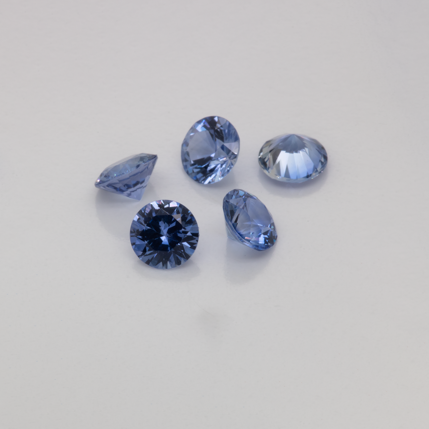 Saphir - blau, rund, 3.6x3.6 mm, 0.20-0.23 cts, Nr. XSR11231