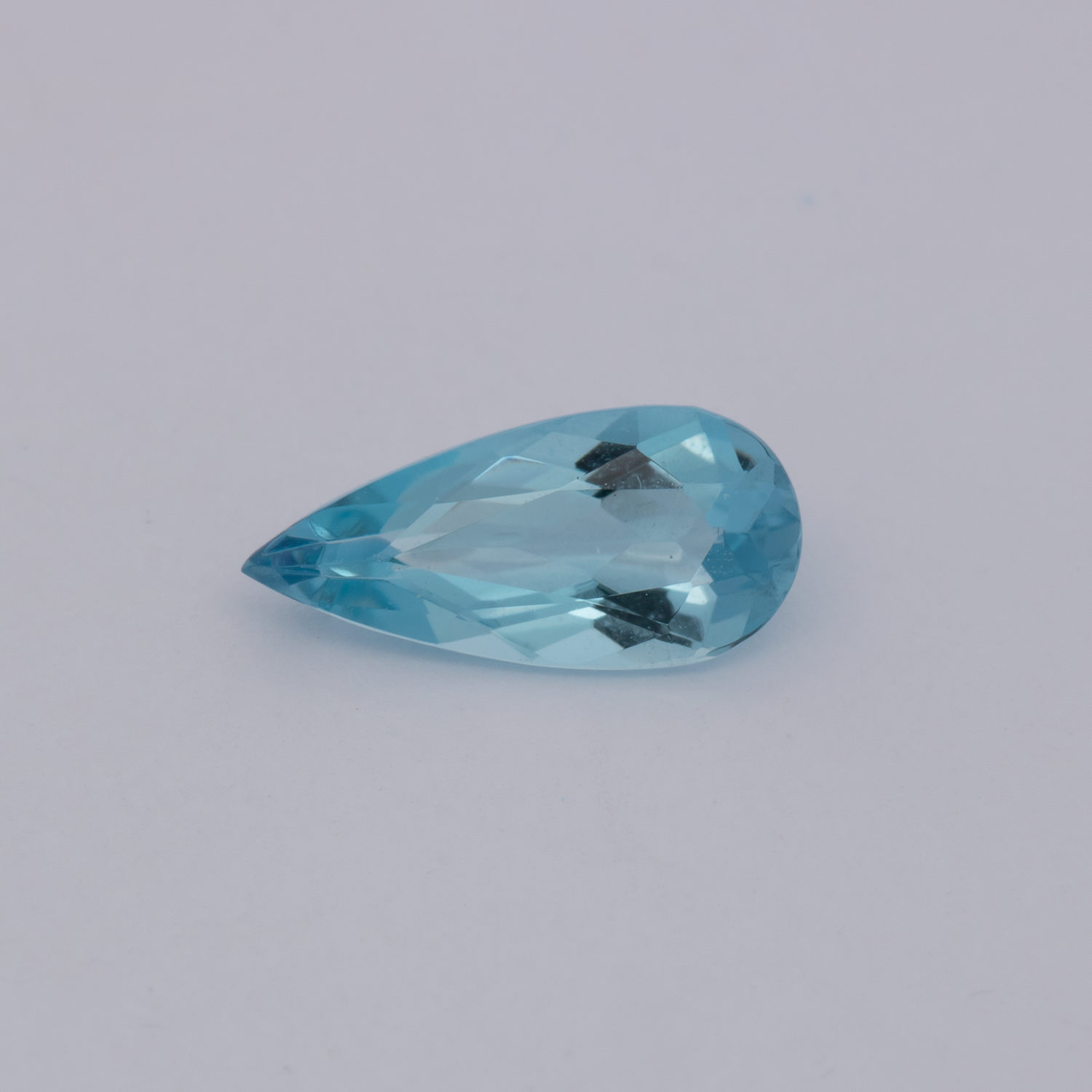 Aquamarin AA - blau, birnform, 10x4.5 mm, 0.84 cts, Nr. A99094