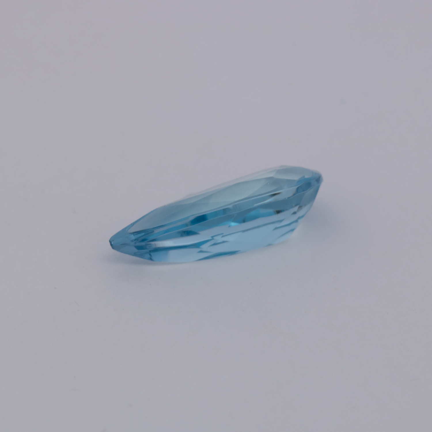 Aquamarin AA - blau, birnform, 10x4.5 mm, 0.84 cts, Nr. A99094