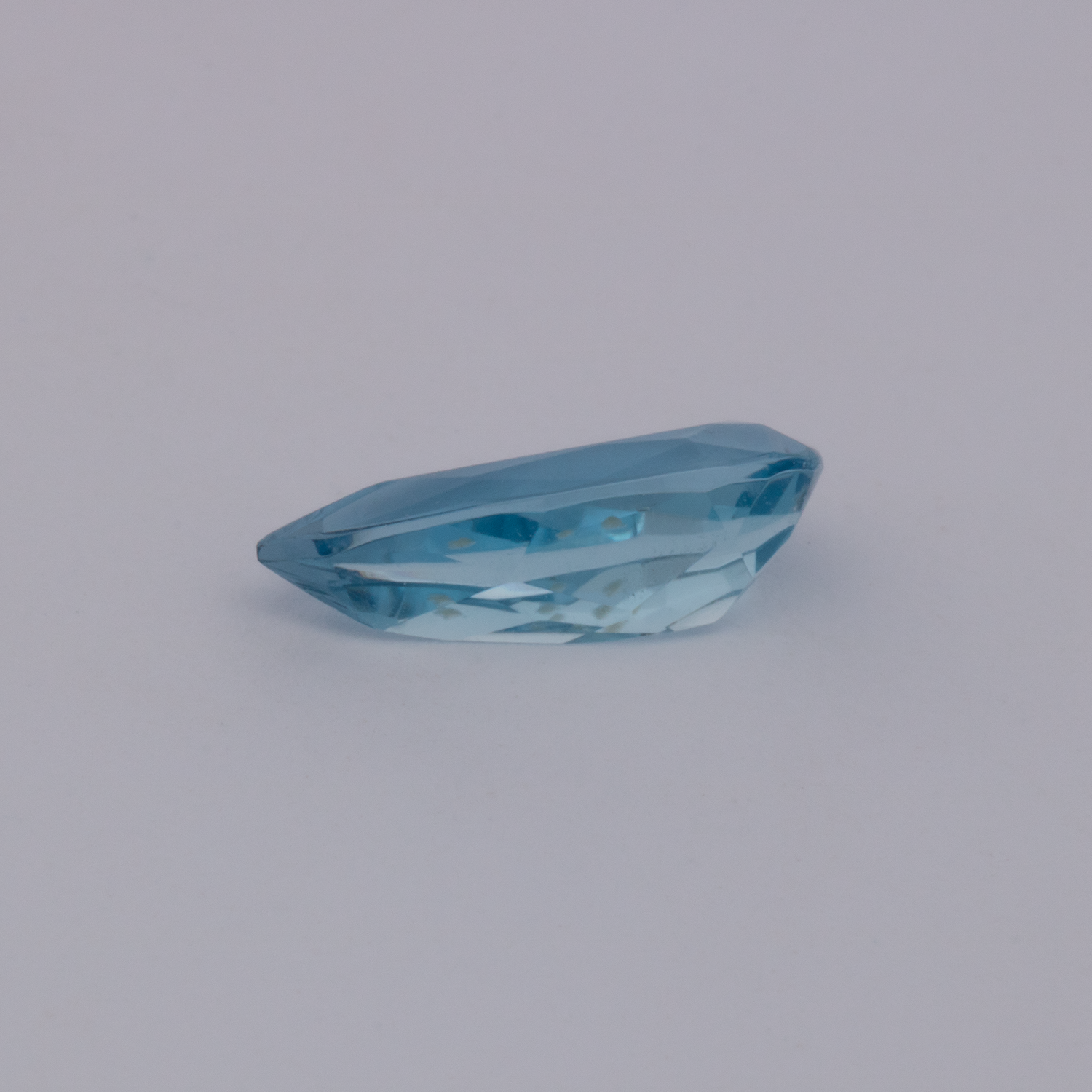 Aquamarin AA - blau, birnform, 9.7x4.6 mm, 0.84 cts, Nr. A99095