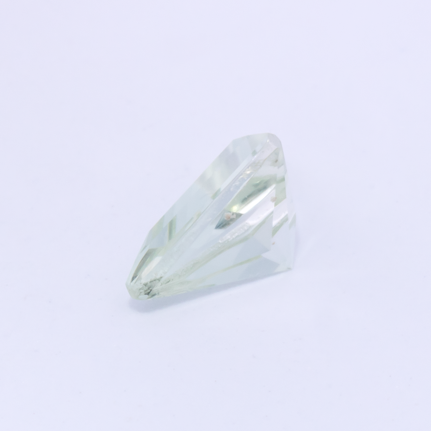 Beryll - grün, fancy, 7.1x4.3 mm, 0.36 cts, Nr. BY90044