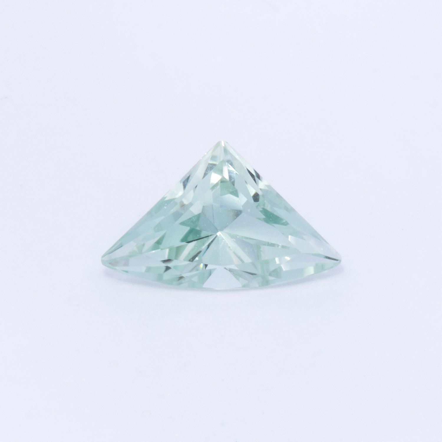 Beryll - grün, fancy, 7.1x4.4 mm, 0.35 cts, Nr. BY90047