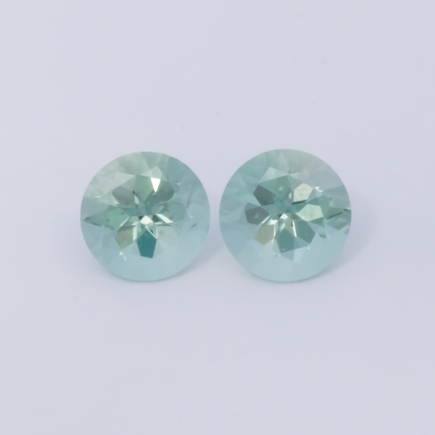 Beryll Paar - grün, rund, 4.4x4.4 mm, 0.57 cts, Nr. BY90052