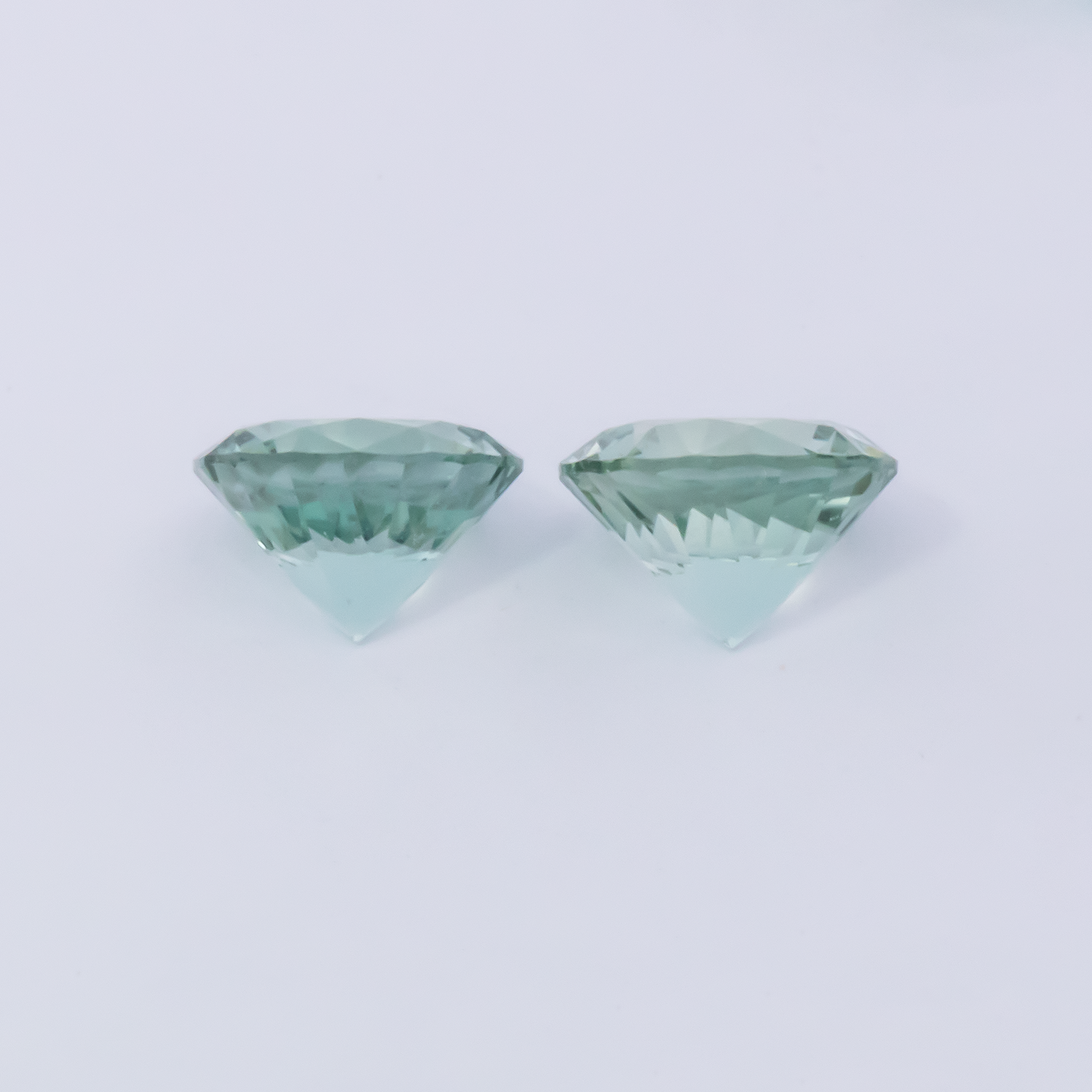 Beryll Paar - grün, rund, 4.4x4.4 mm, 0.57 cts, Nr. BY90052