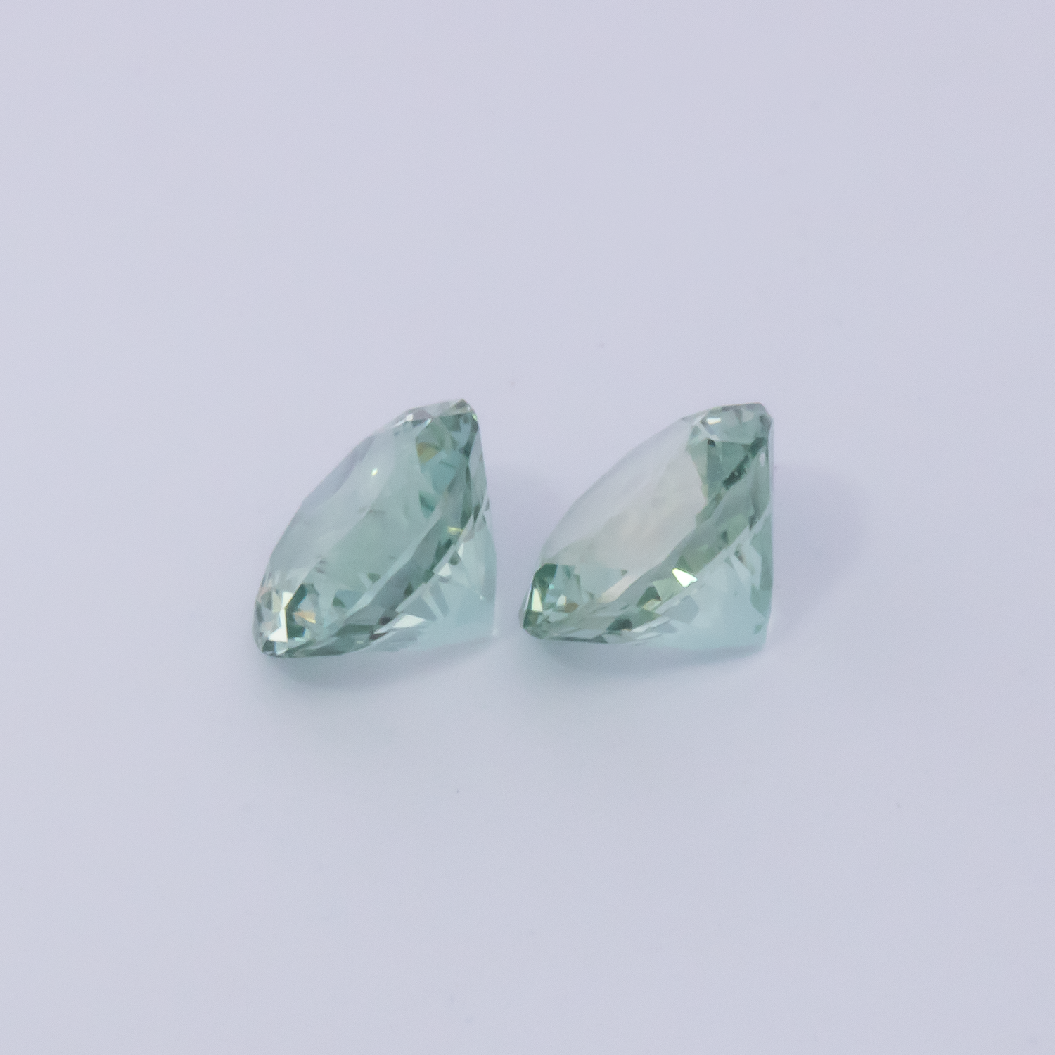 Beryll Paar - grün, rund, 4.4x4.4 mm, 0.57 cts, Nr. BY90052