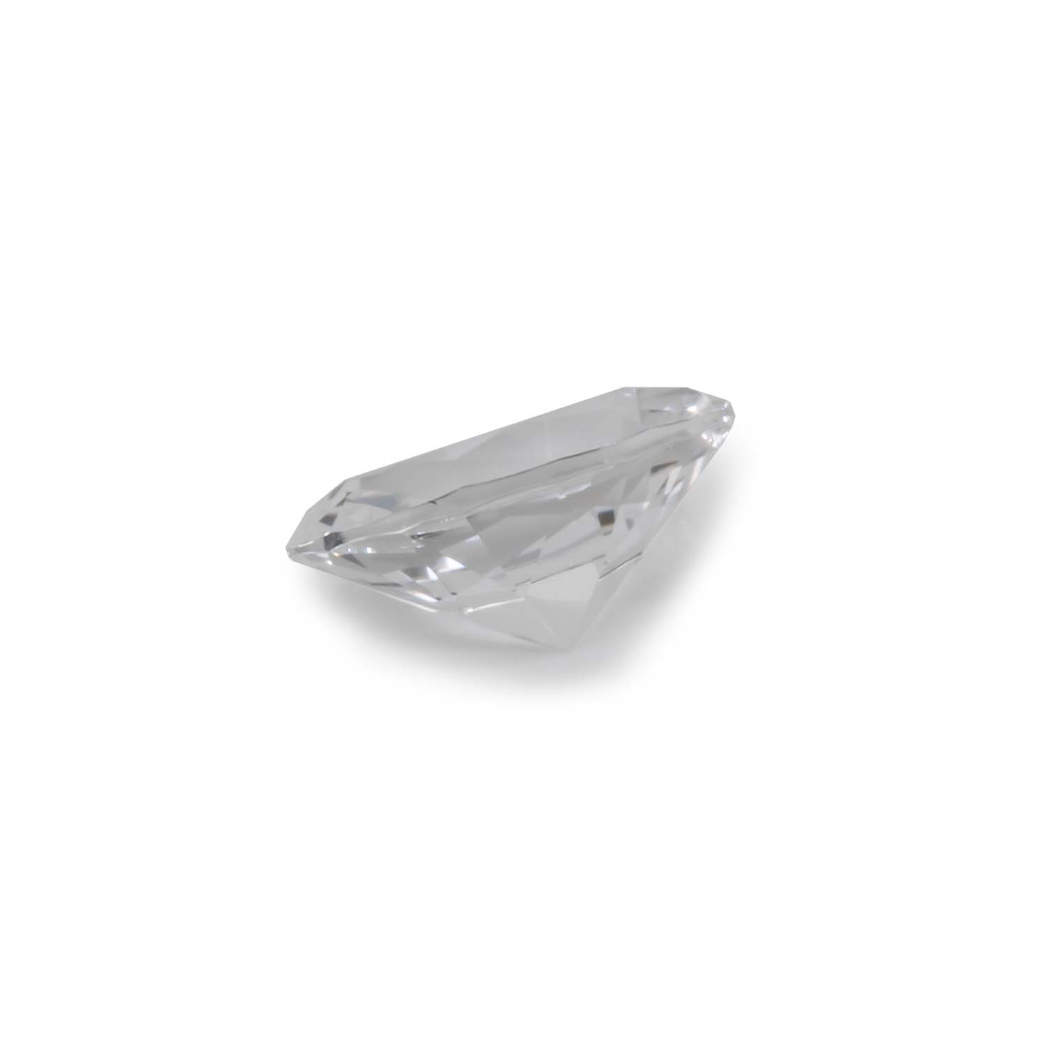 Beryll - weiß, oval, 6.9x5.1 mm, 0.62 cts, Nr. BY90067