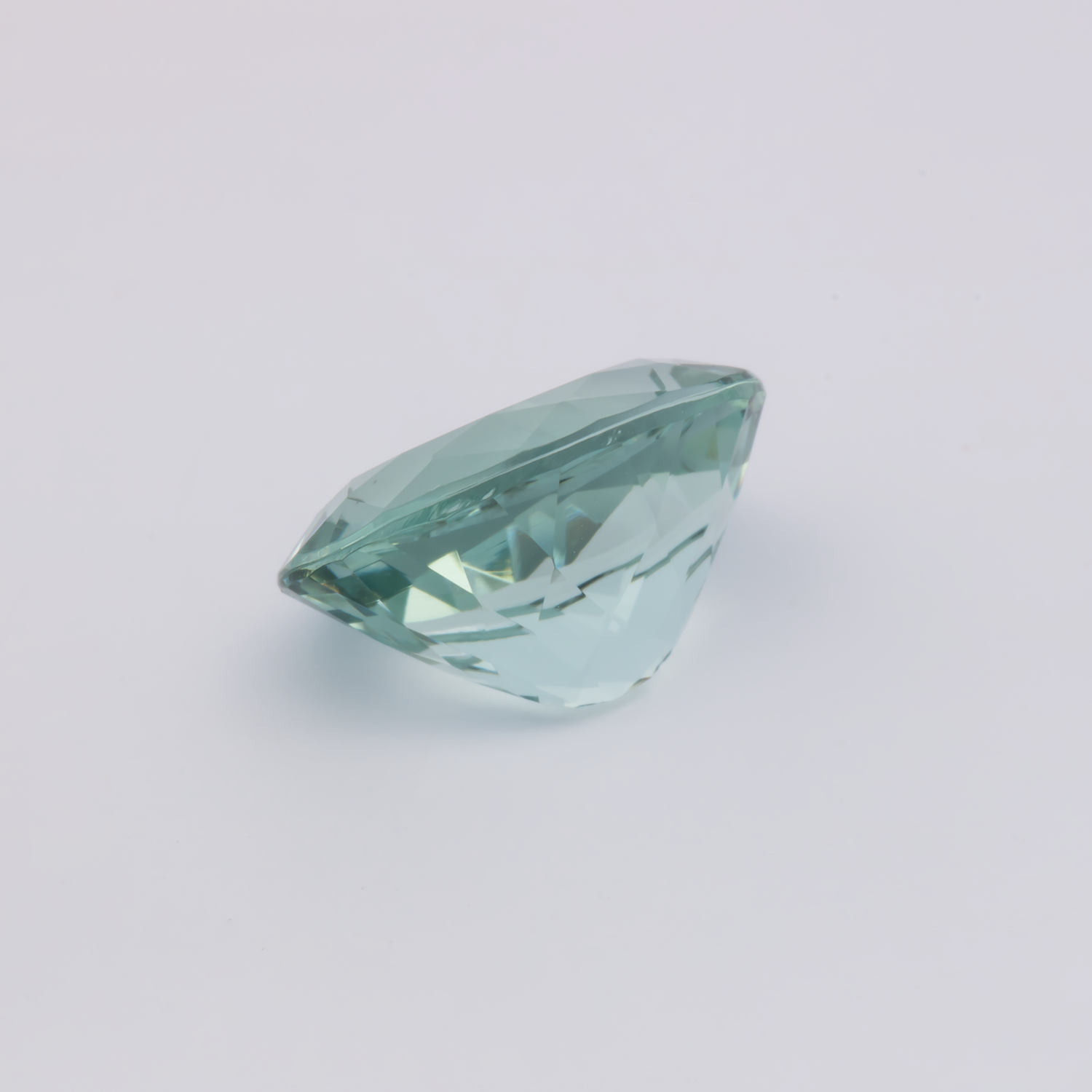 Beryll - grün, oval, 11.9x9.9 mm, 3.91 cts, Nr. BY90083