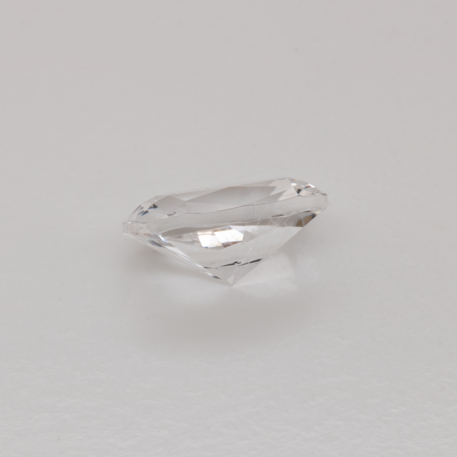 Beryll - weiß, antik, 6x4.1 mm, 0.44 cts, Nr. BY90090