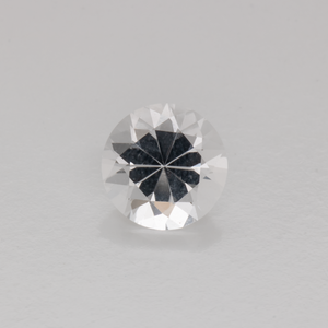 Beryll - weiß, rund, 5.6x5.6 mm, 0.57 - 0.60 cts, Nr. BY90094