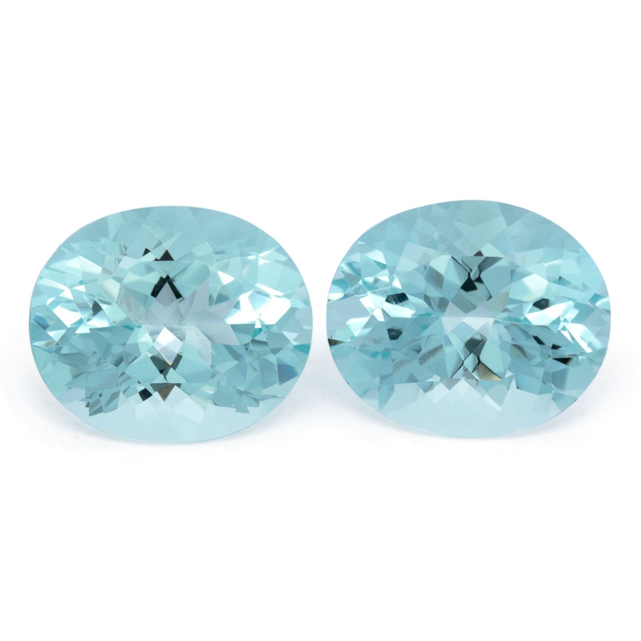 Beryll Paar - blau, oval, 12x10 mm, 8.26 cts, Nr. BY90096