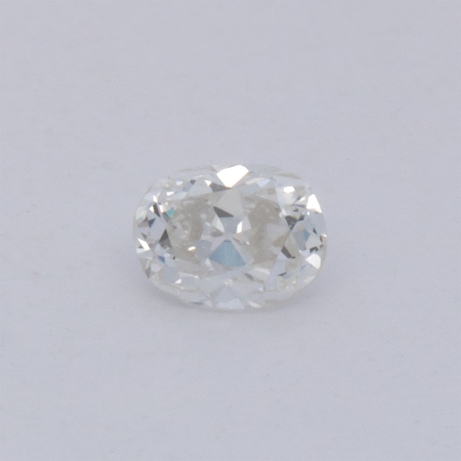 Diamant - fein weiß, oval, 3x2.3 mm, 0.08 cts, Nr. DT1003