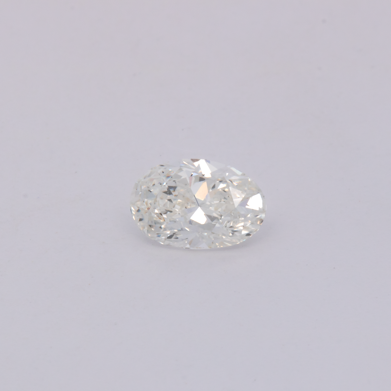 Diamant - weiß, oval, 5.7x3.8 mm, 0.36 cts, Nr. DT1014