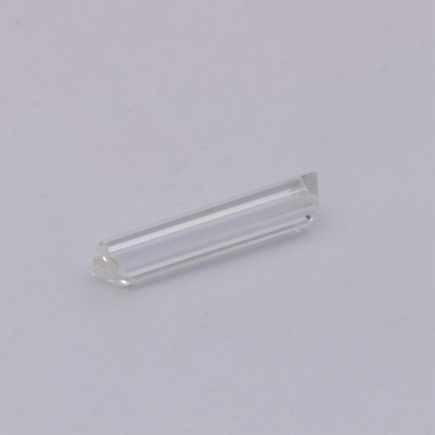 Diamant - fein weiß, baguette, 5.2x1.8 mm, 0.06 - 0.07 cts, Nr. DT1030