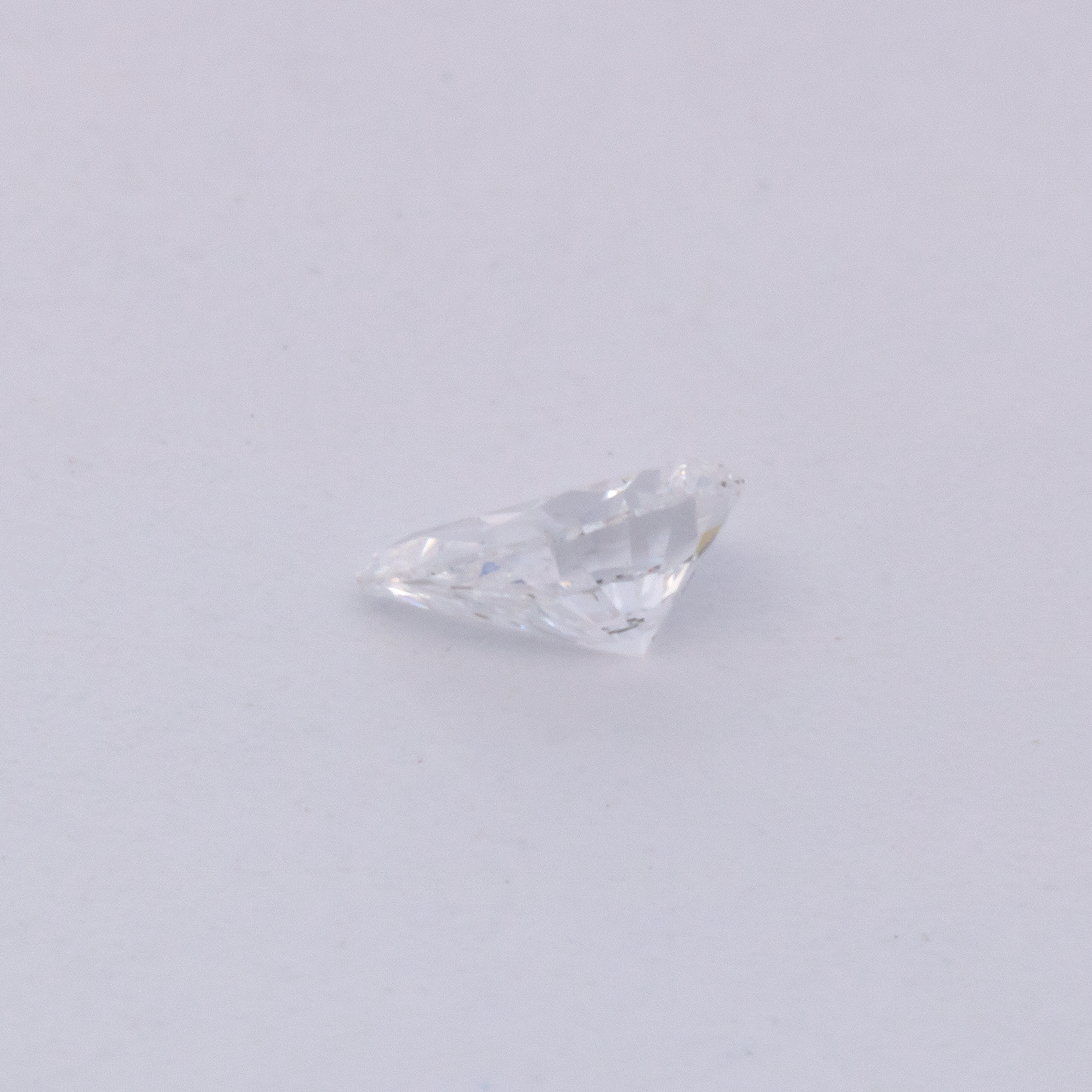 Diamant - fein weiß, birnform, 3.3x2.4 mm, 0.07 cts, Nr. DT1034