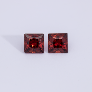 Granat Paar - rot, rechteck, 3.4x3.4 mm, 0.54 cts, Nr. GR32003