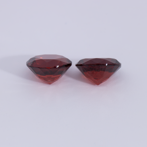 Garnet Pair - red, round, 6x6 mm, 1.95 - 2.14 cts, No. GR32005