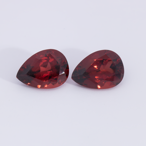 Granat Pair - red, pearshape, 8.1x6 mm, 2.86 - 2.95 cts, No. GR32006