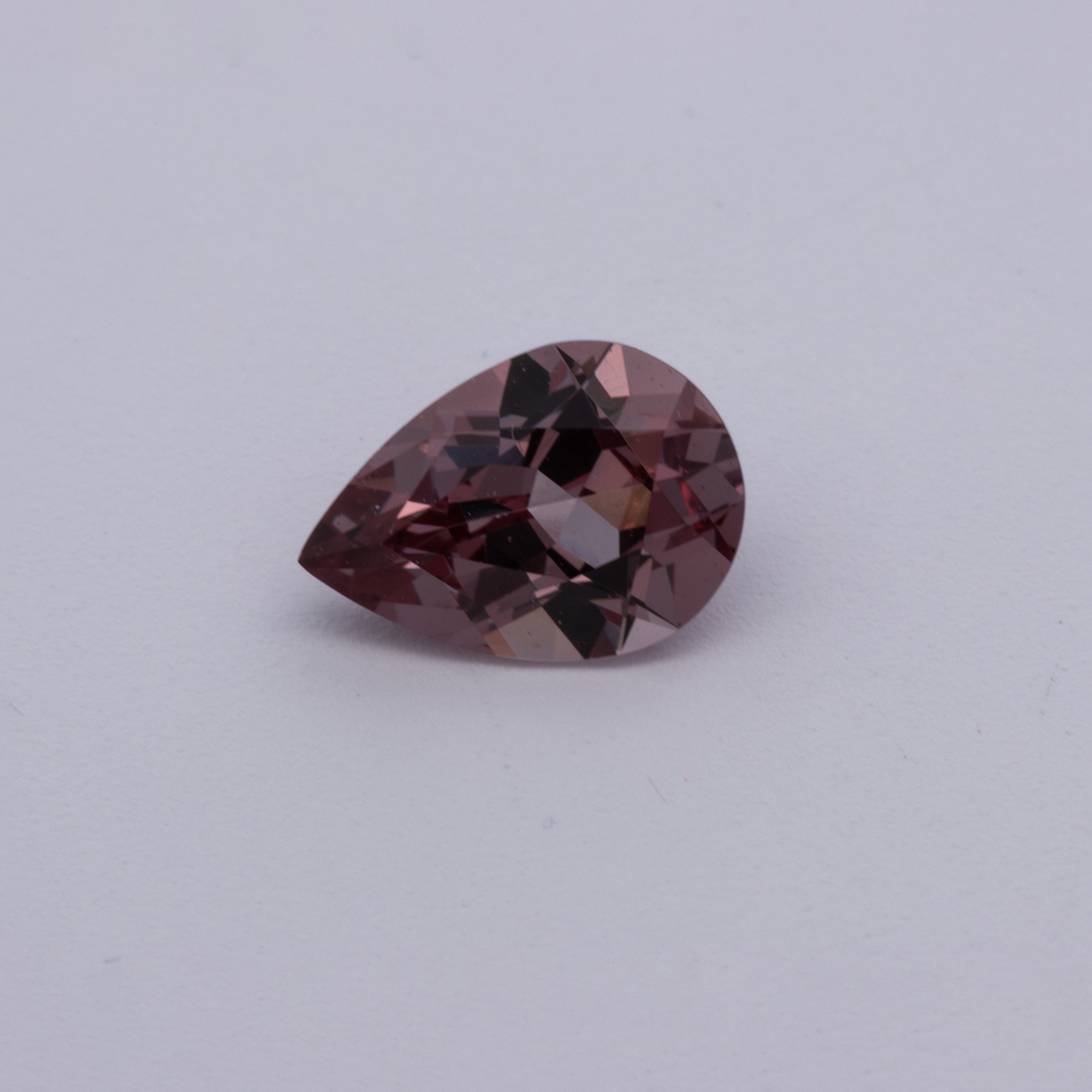Spinell - braun, birnform, 7x5 mm, 0.80 cts, Nr. SP90139