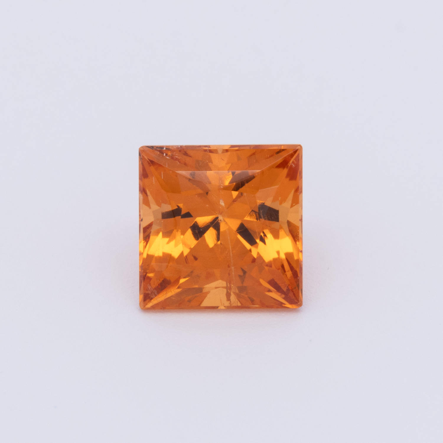 Mandarin Granat - orange, rechteck, 6.2x6.2 mm, 1.85 cts, Nr. MG99067