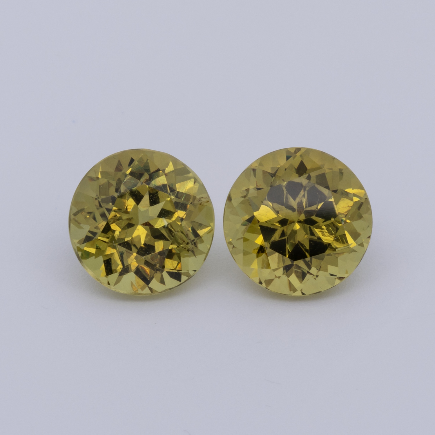 Mali Granat Paar - gelb, rund, 7.6x7.6 mm, 4.15 cts, Nr. MI10024