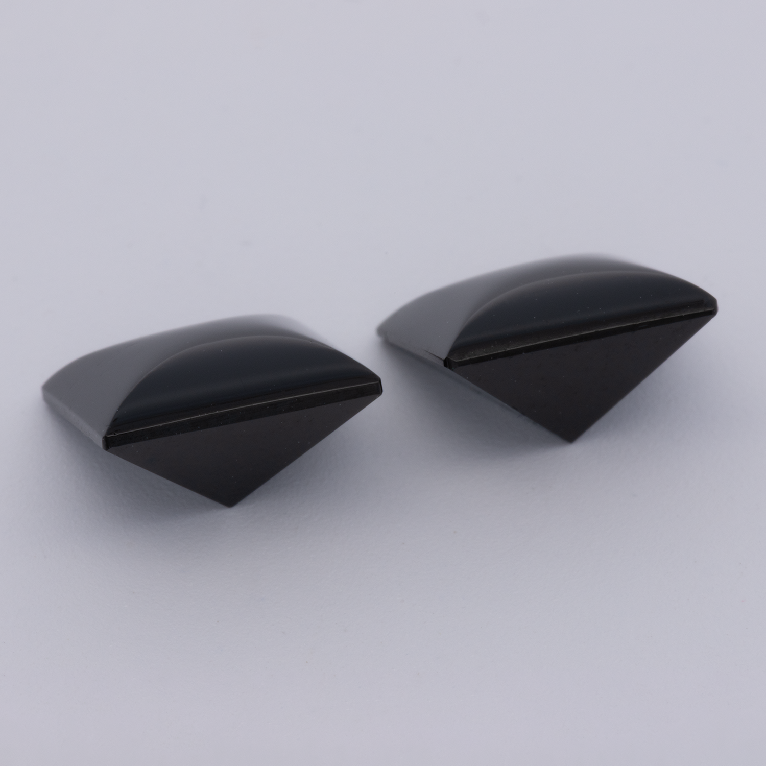 Onyx Paar - schwarz, rechteck, 8x8 mm, 4.61 cts, Nr. OX10001