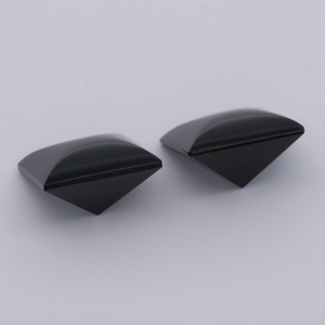 Onyx Paar - schwarz, rechteck, 8x8 mm, 4.61 cts, Nr. OX10001