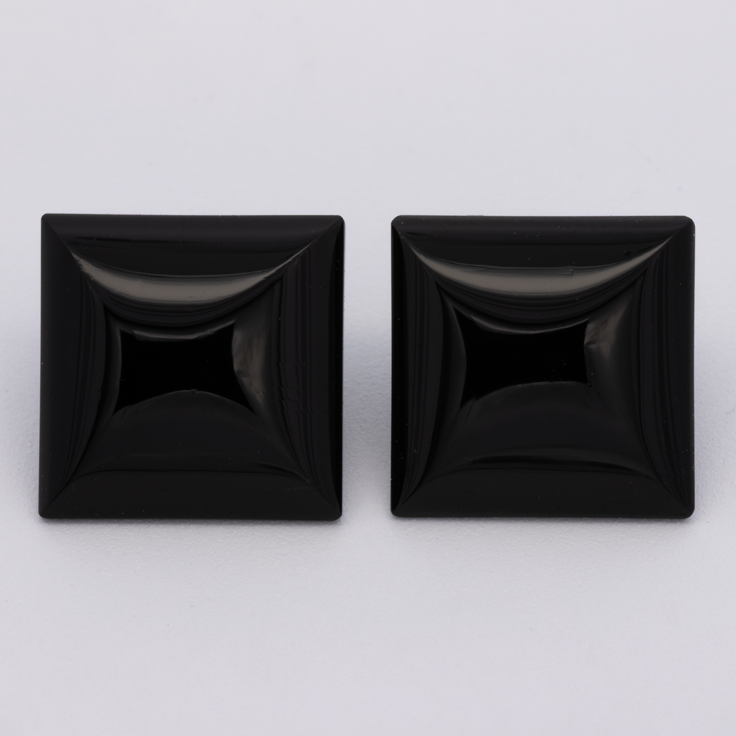 Onyx Paar - schwarz, rechteck, 8x8 mm, 4.61 cts, Nr. OX10001
