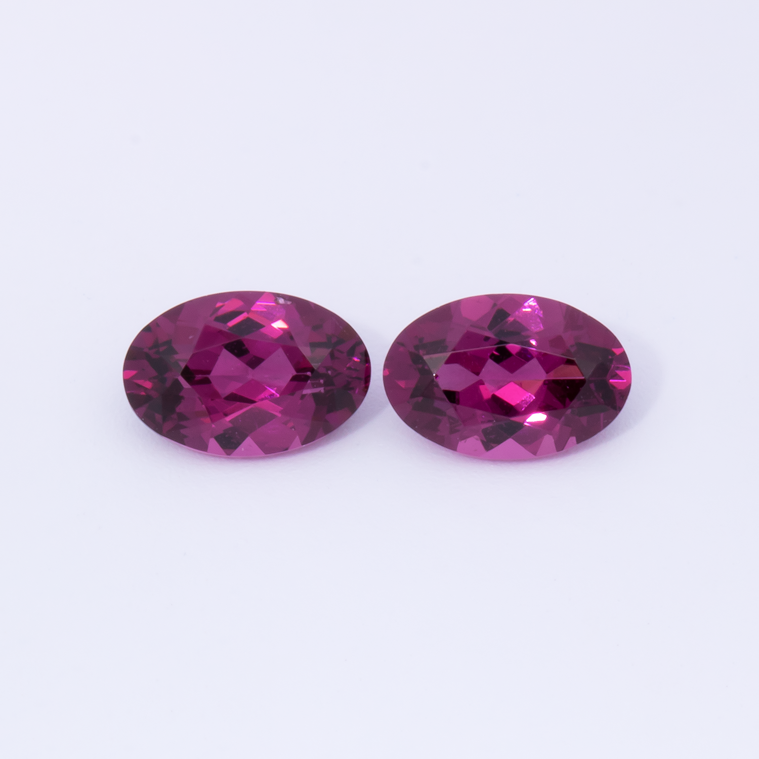 Rhodolith Paar - rot, oval, 6x4 mm, 1.04 cts, Nr. RD25005