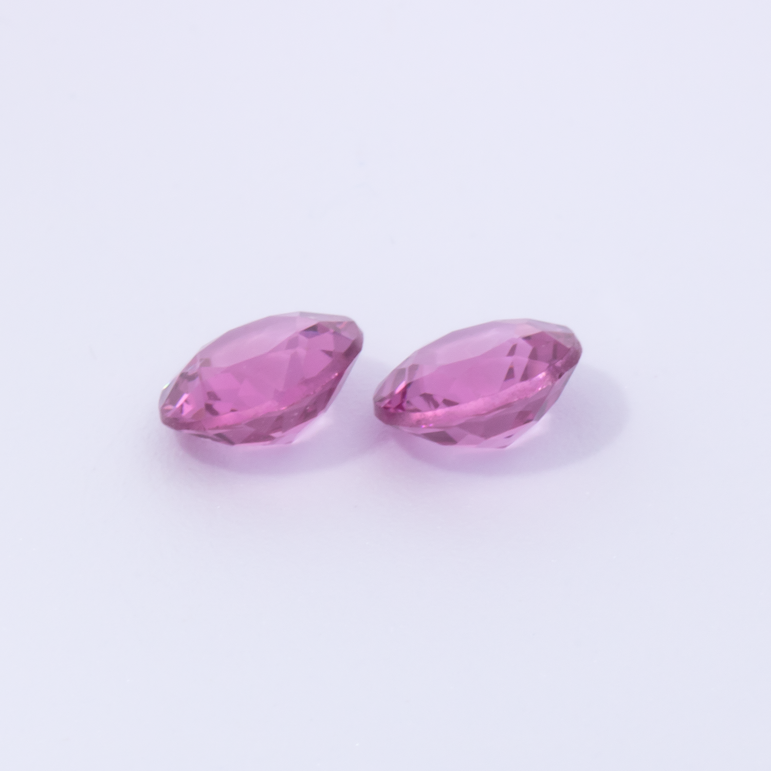 Rhodolith Paar - rot, rund, 4x4 mm, 0.53 cts, Nr. RD25007