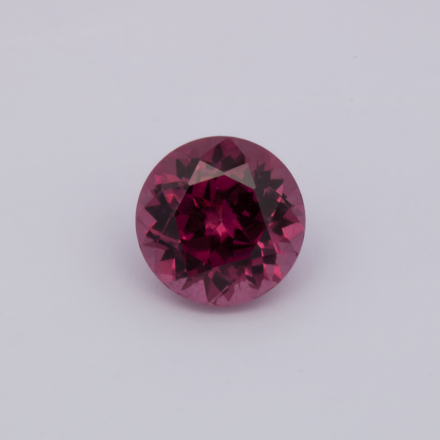 Rhodolith - rot, rund, 7.1x7.1 mm, 1.70 cts, Nr. RD25008