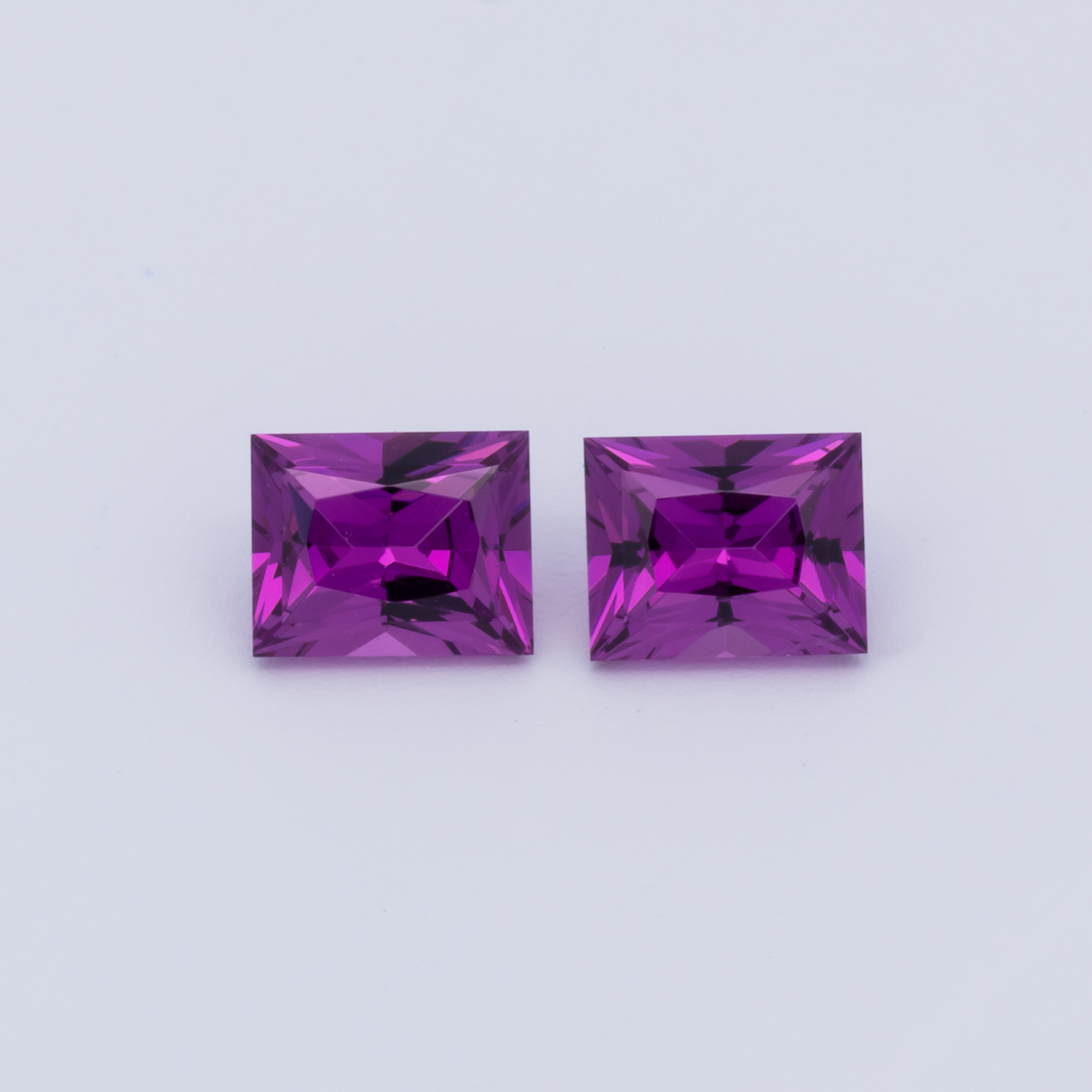 Royal Purple Garnet Paar - lila, baguette, 5x4 mm, 1.08 cts, Nr. RP94009