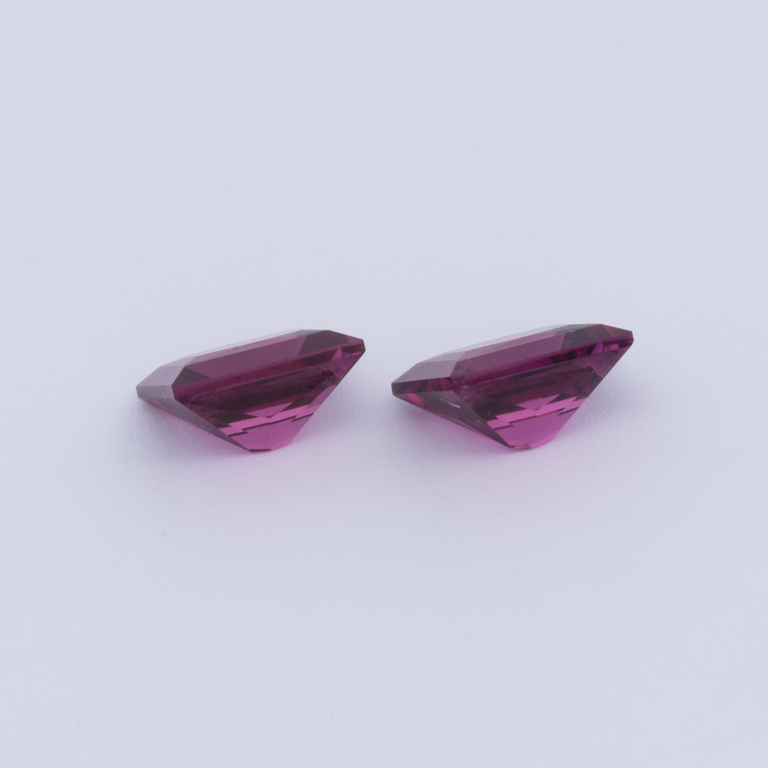 Royal Purple Garnet Paar - lila, baguette, 5x4 mm, 1.13 cts, Nr. RP94010