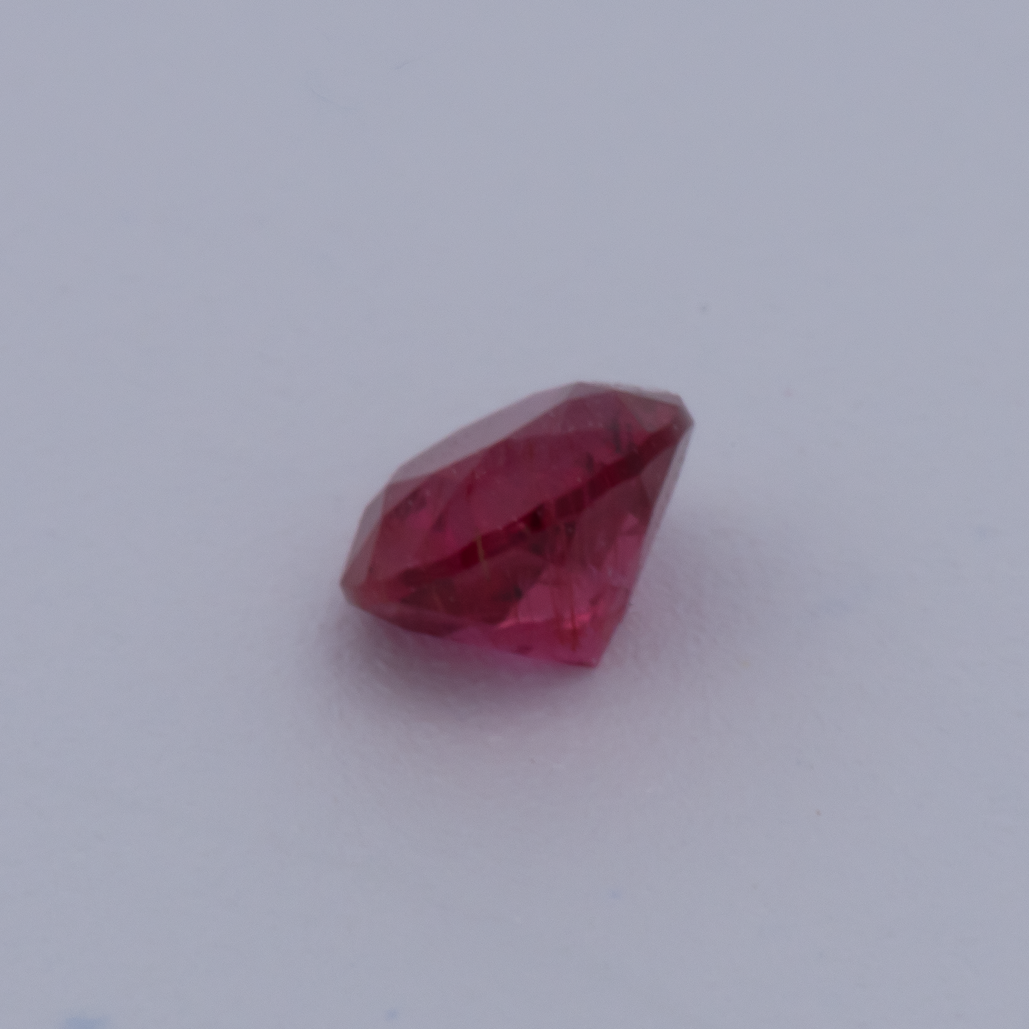 Rubin - rot, rund, 2.75x2.75 mm, 0.11 cts, Nr. RY10008