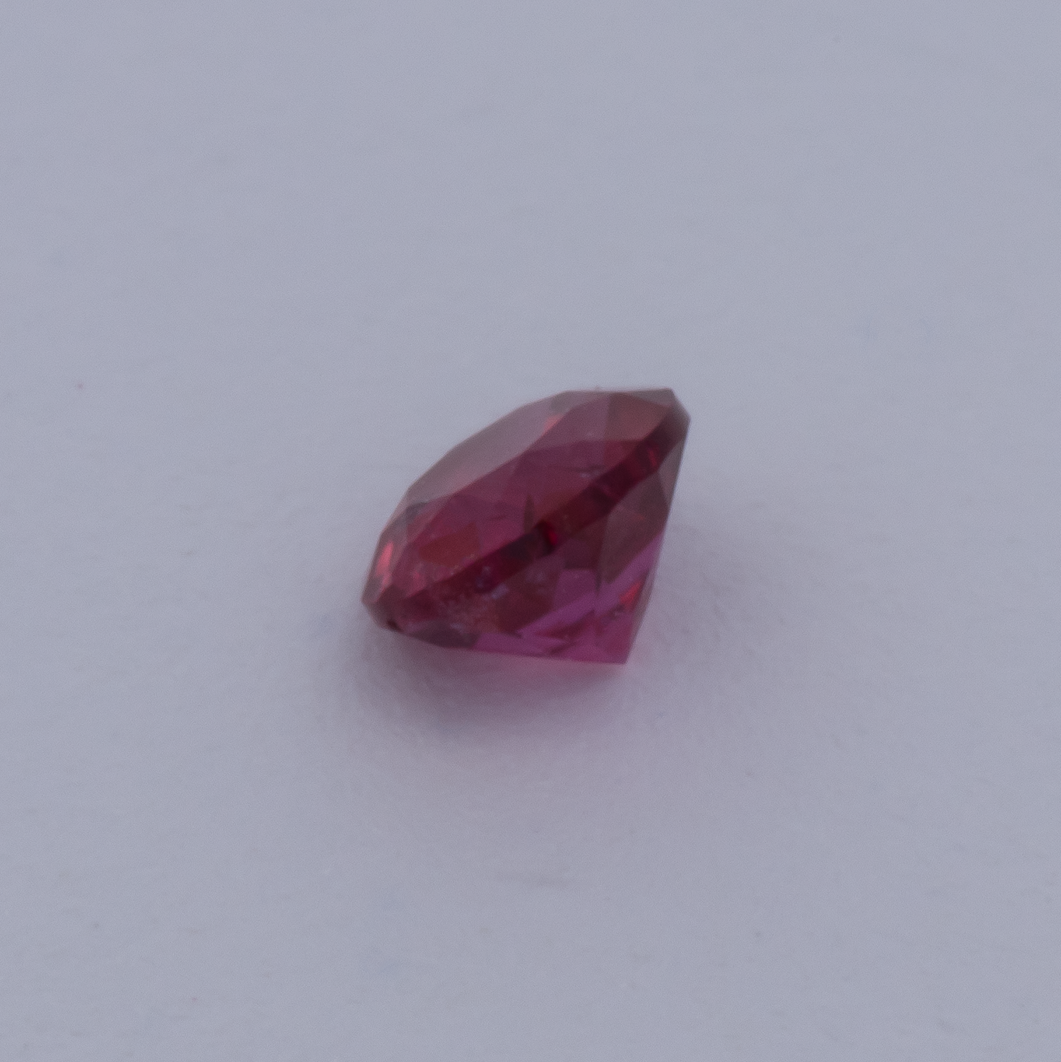 Rubin - rot, rund, 2.25x2.25 mm, 0.06 cts, Nr. RY10011