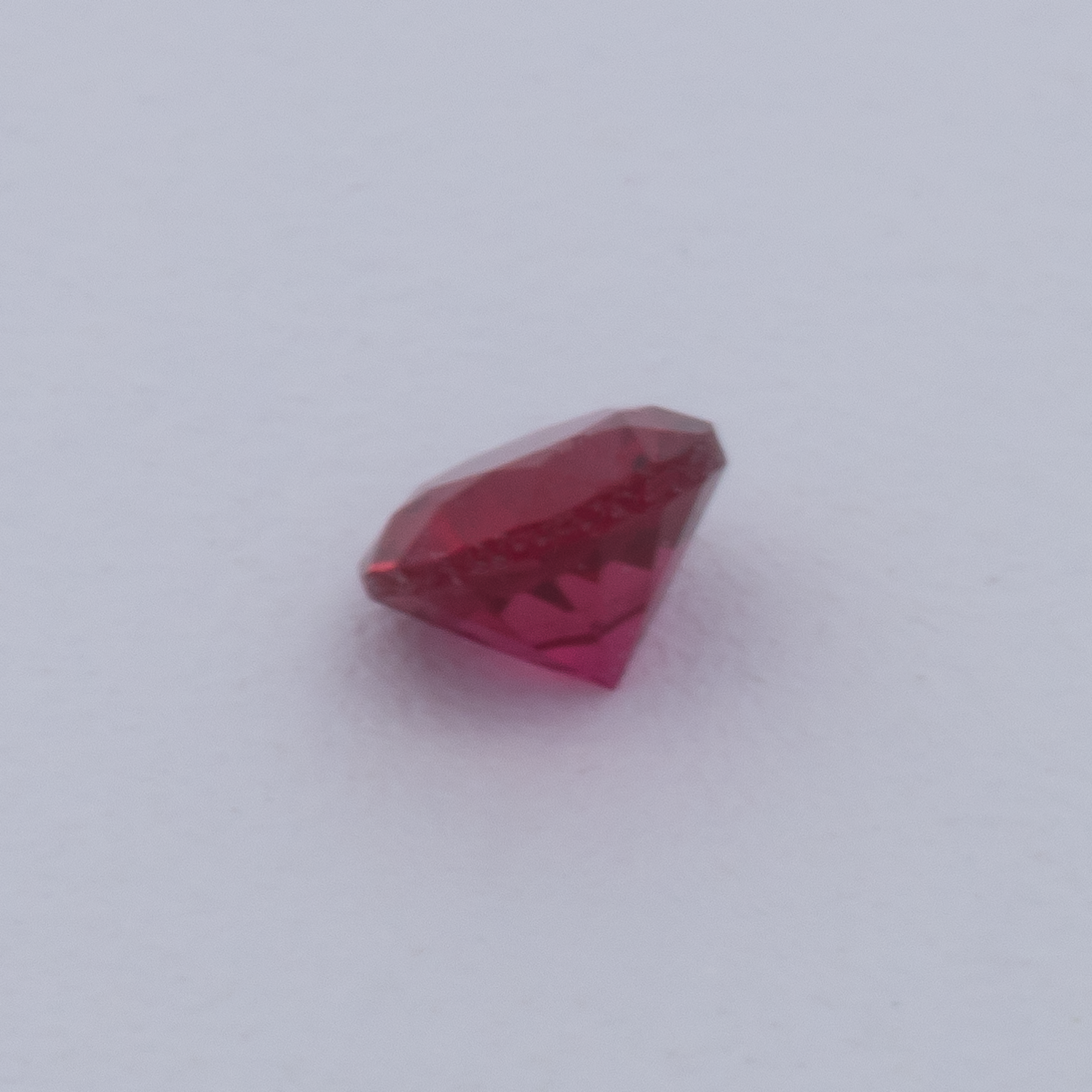 Rubin - rot, rund, 1.8x1.8 mm, 0.03 cts, Nr. RY10024
