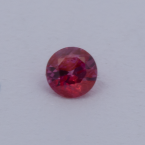 Rubin - rot, rund, 1.5x1.5 mm, 0.01 cts, Nr. RY10029