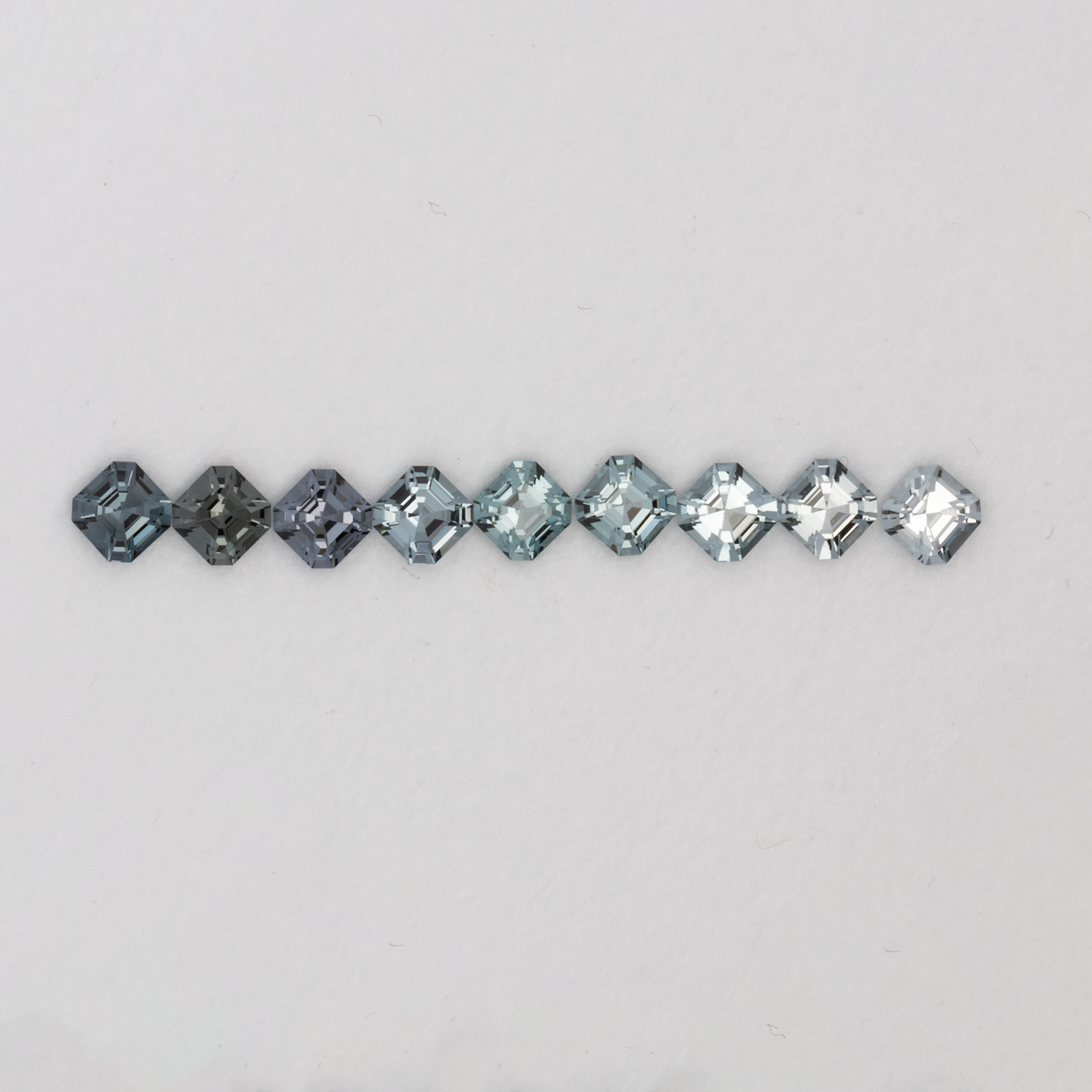 Spinell im Set - grau, asscher, 4.0x4.0 mm, 3.21 cts, Nr. SET99093