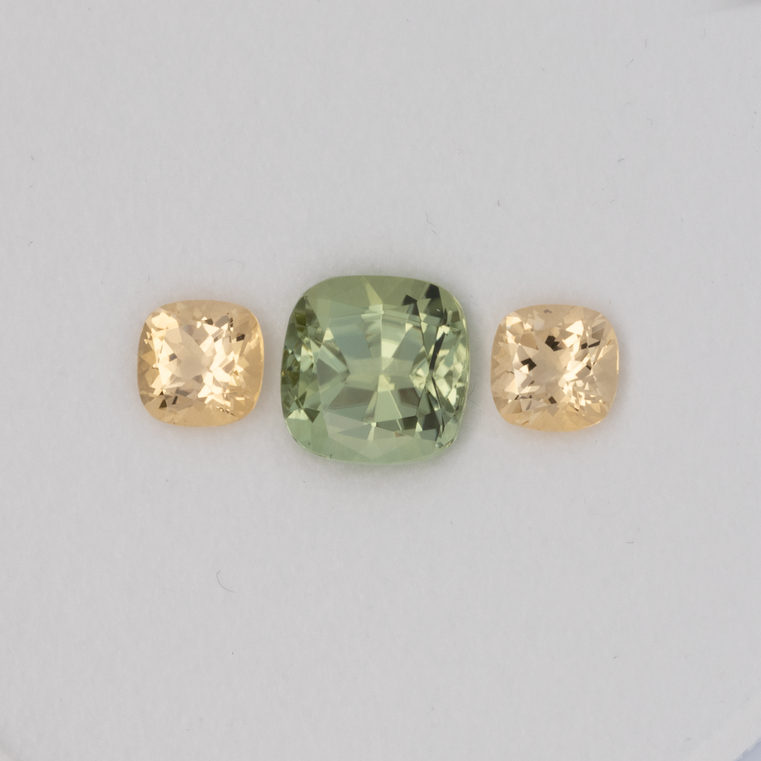 Beryll,Turmalin im Set - grün & gelb, antik, 9.2x9.2 mm, 5.45 cts, Nr. SET99104