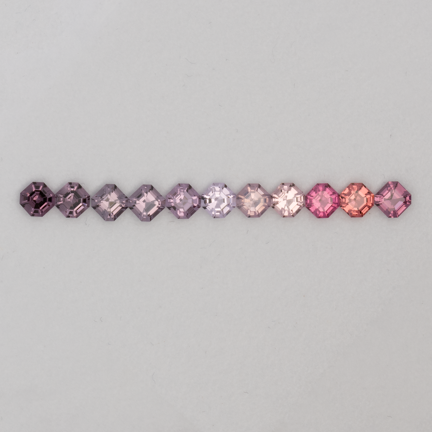 Spinell im Set - rosa & lila, asscher, 4.0x4.0 mm, 3.90 cts, Nr. SET99102