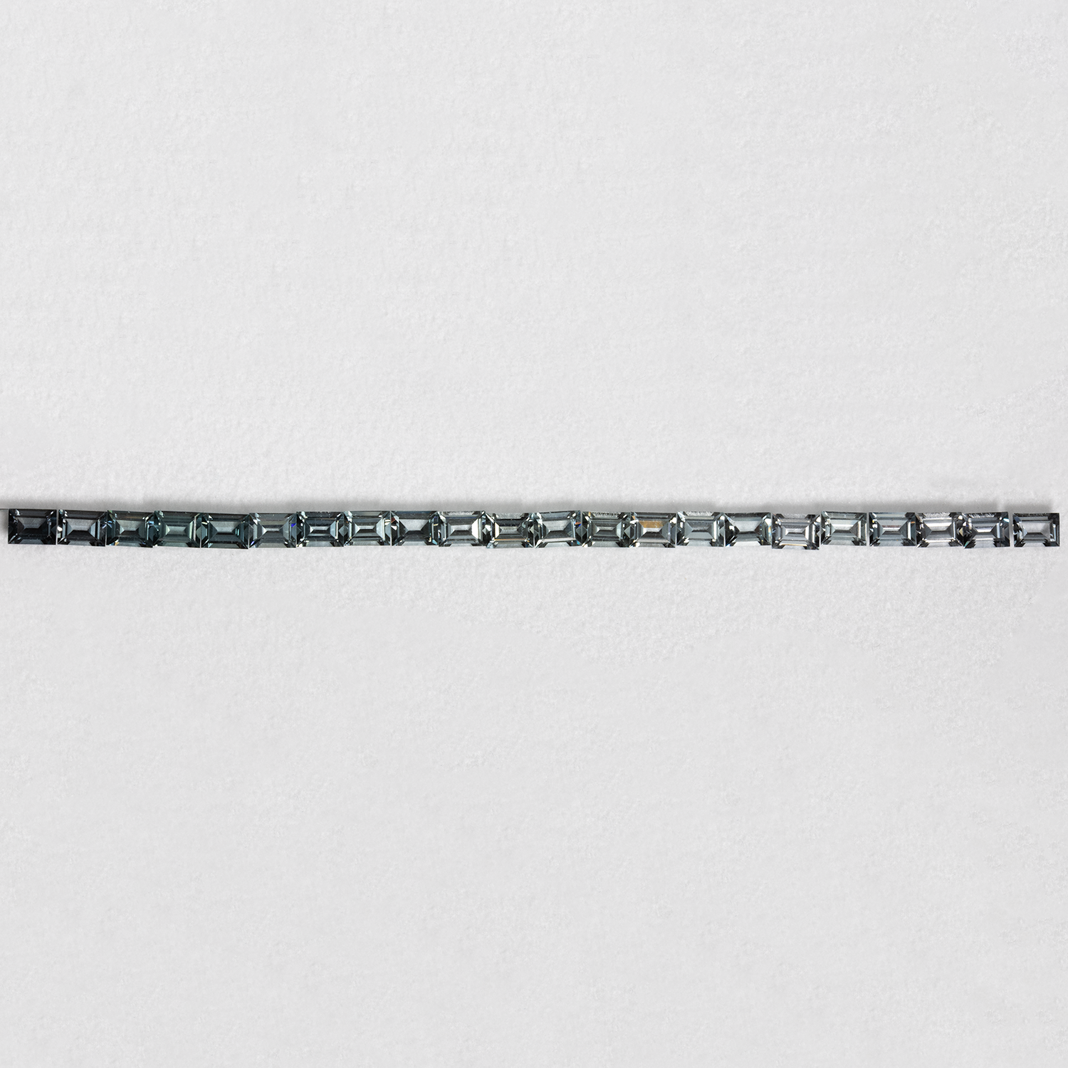 Spinell im Set - grau, baguette, 4x3 mm, 4.65 cts, Nr. SET99107