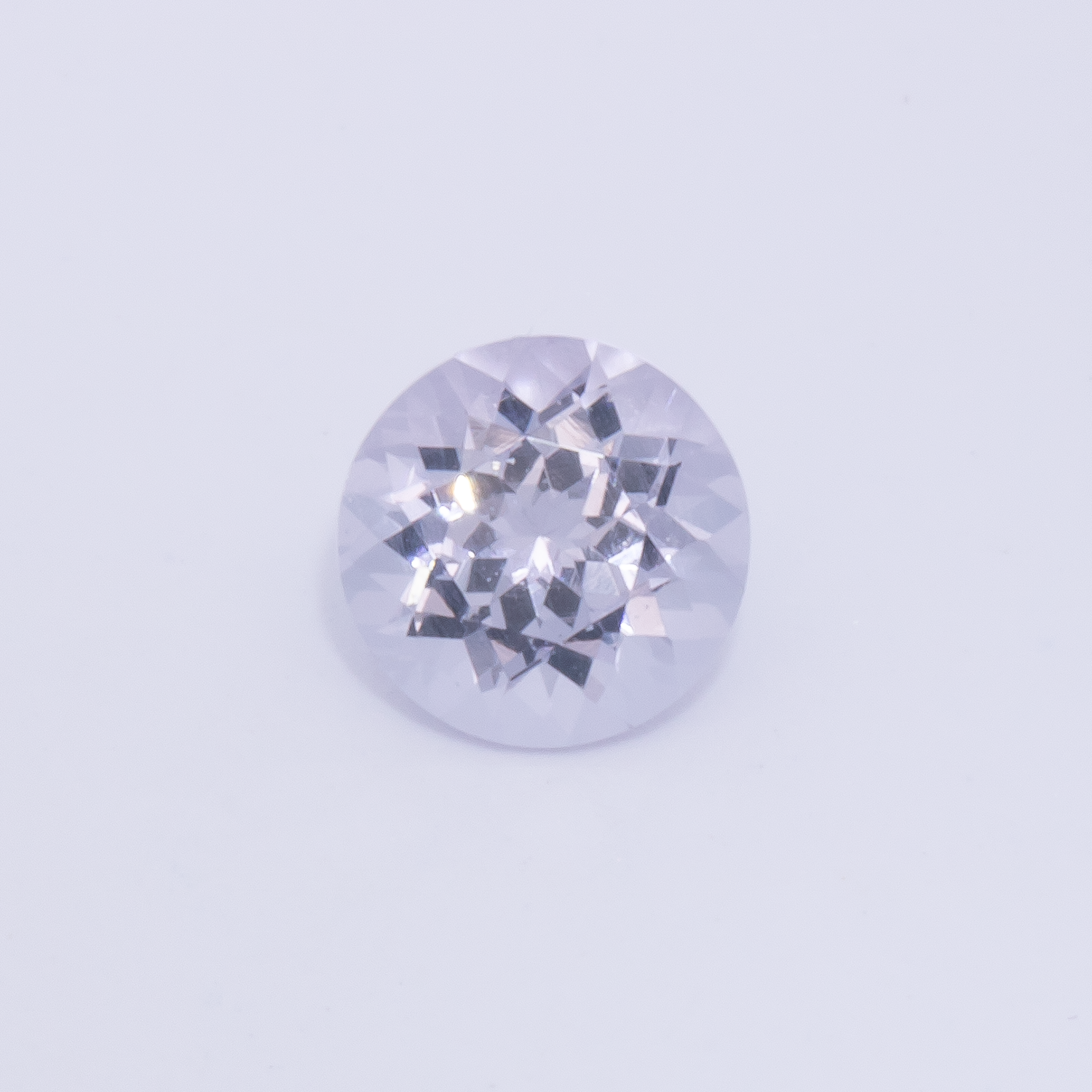 Spinell - lila, rund, 4x4 mm, 0.31 cts, Nr. SP90068