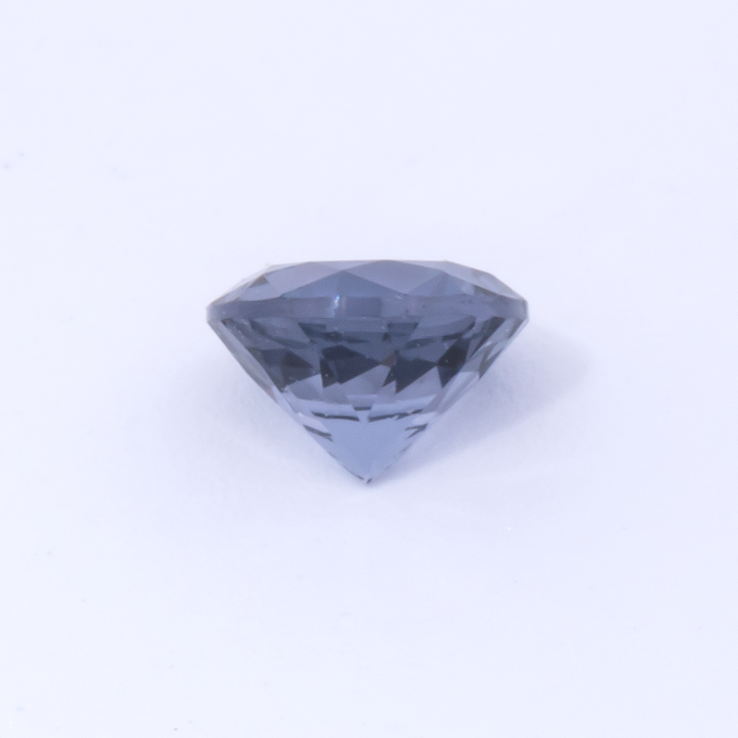 Spinell - lila, rund, 4x4 mm, 0.30 cts, Nr. SP90079
