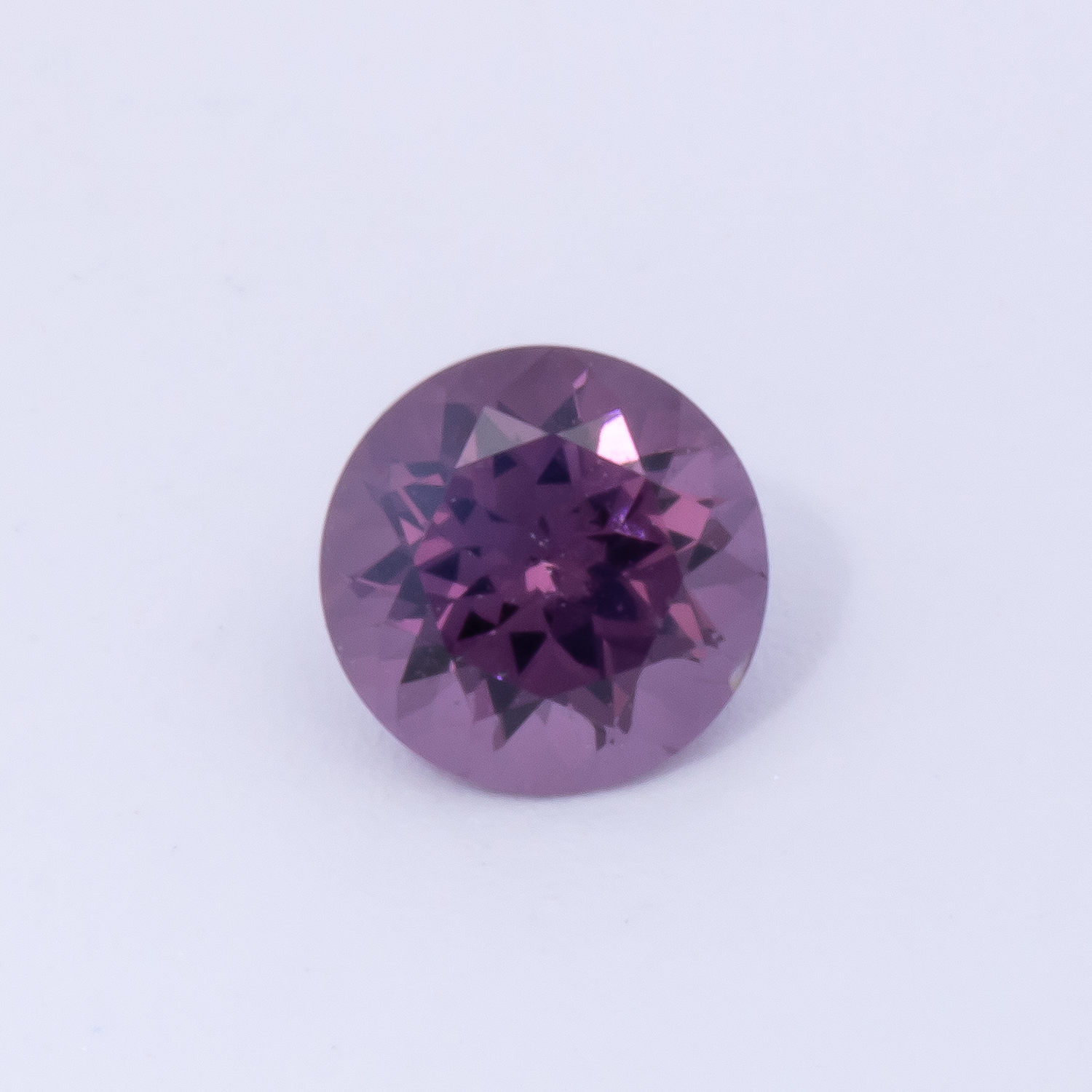 Spinell - lila, rund, 4x4 mm, 0.30 cts, Nr. SP90080
