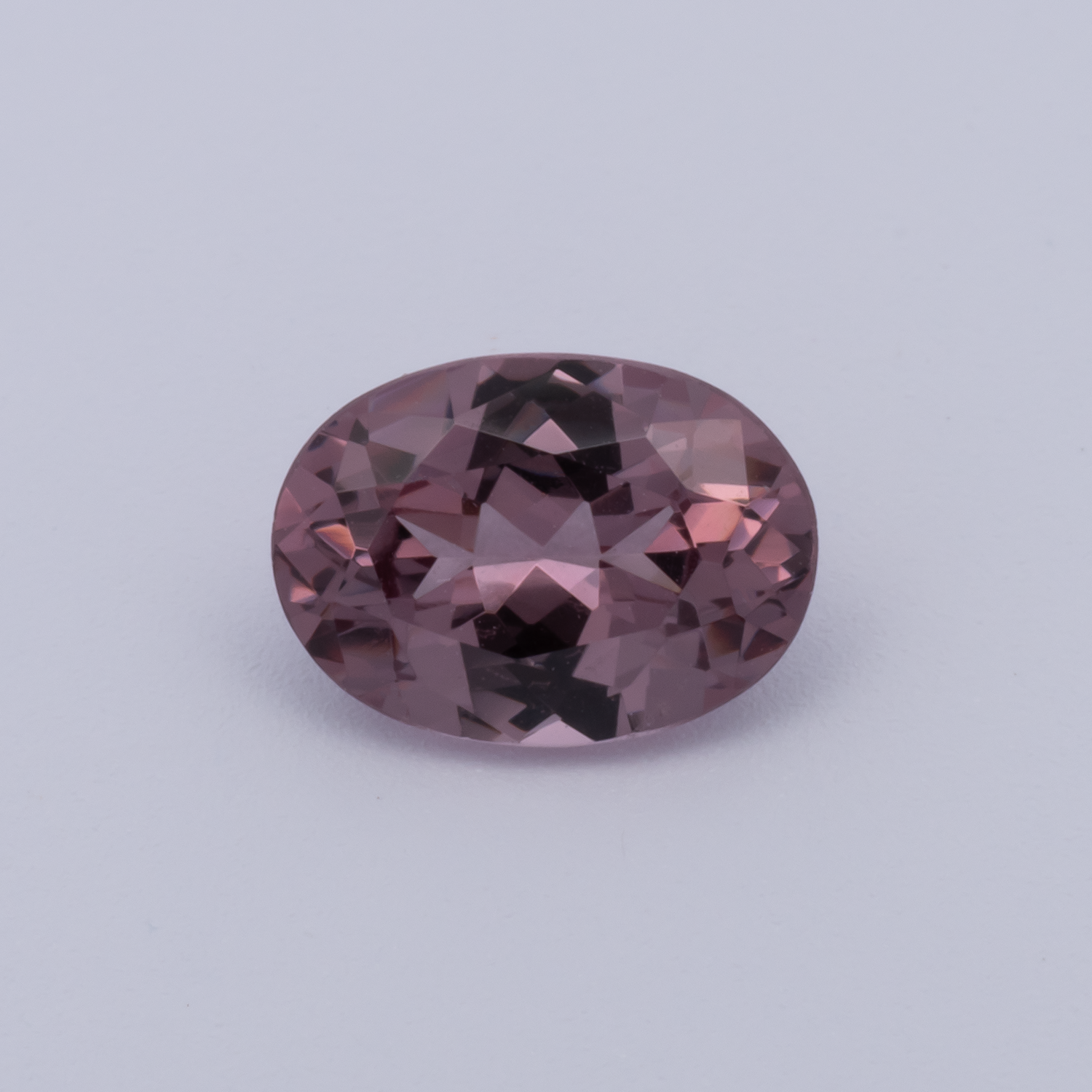 Spinell - lila, oval, 7x5 mm, 0.81 cts, Nr. SP90087