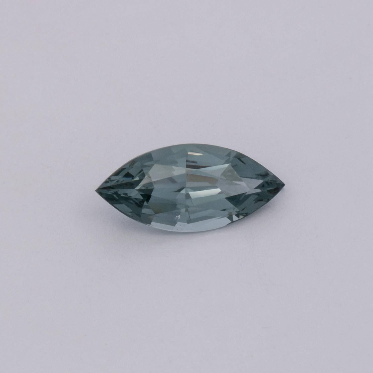 Spinell - grau, navette, 10x4.5 mm, 0.91 cts, Nr. SP90090