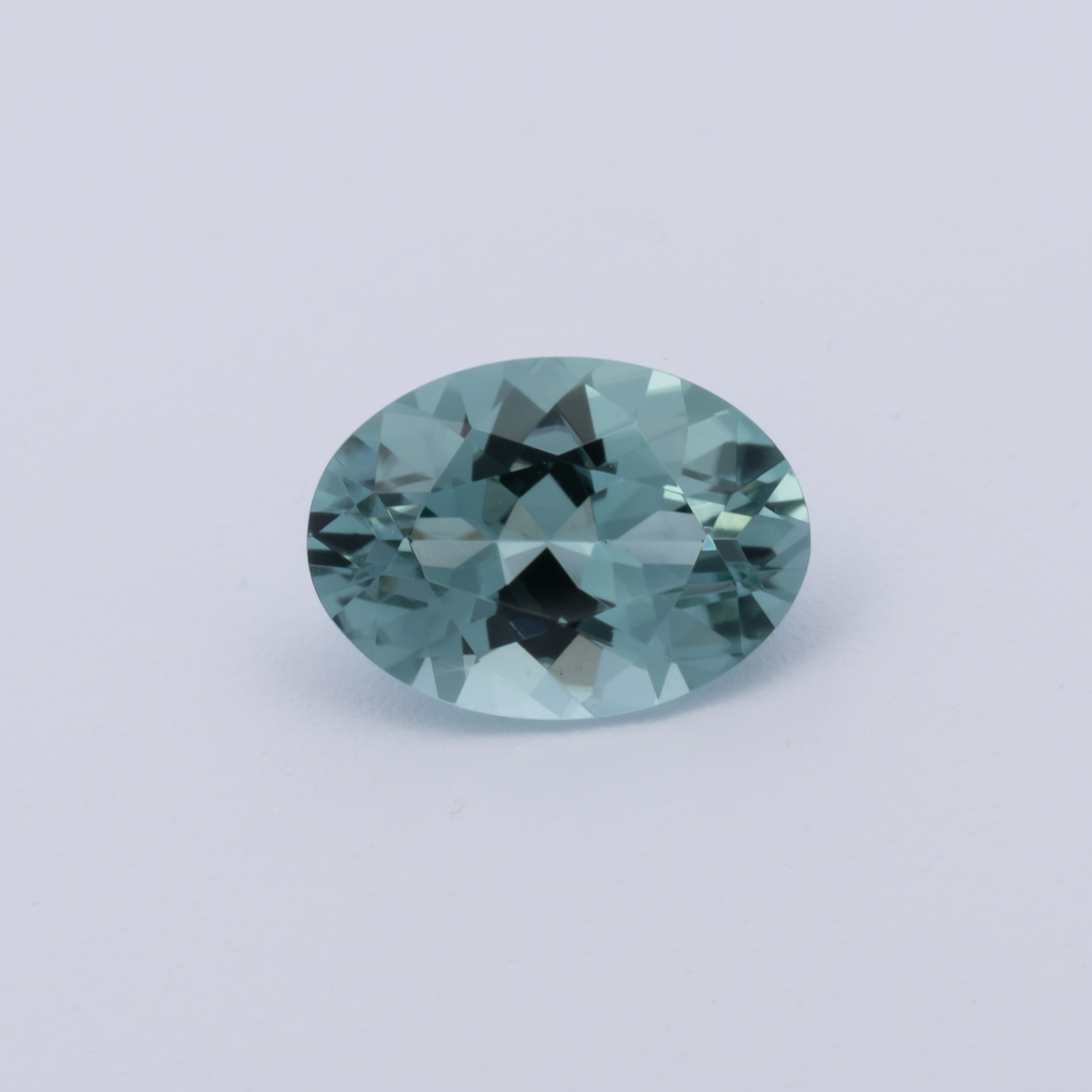 Turmalin - grün, oval, 6.9x5 mm, 0.68 cts, Nr. TR991151